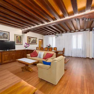 giulia-house.hotelinveneto.com/